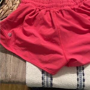 Women's lulu Athletic Shorts low rise size 2